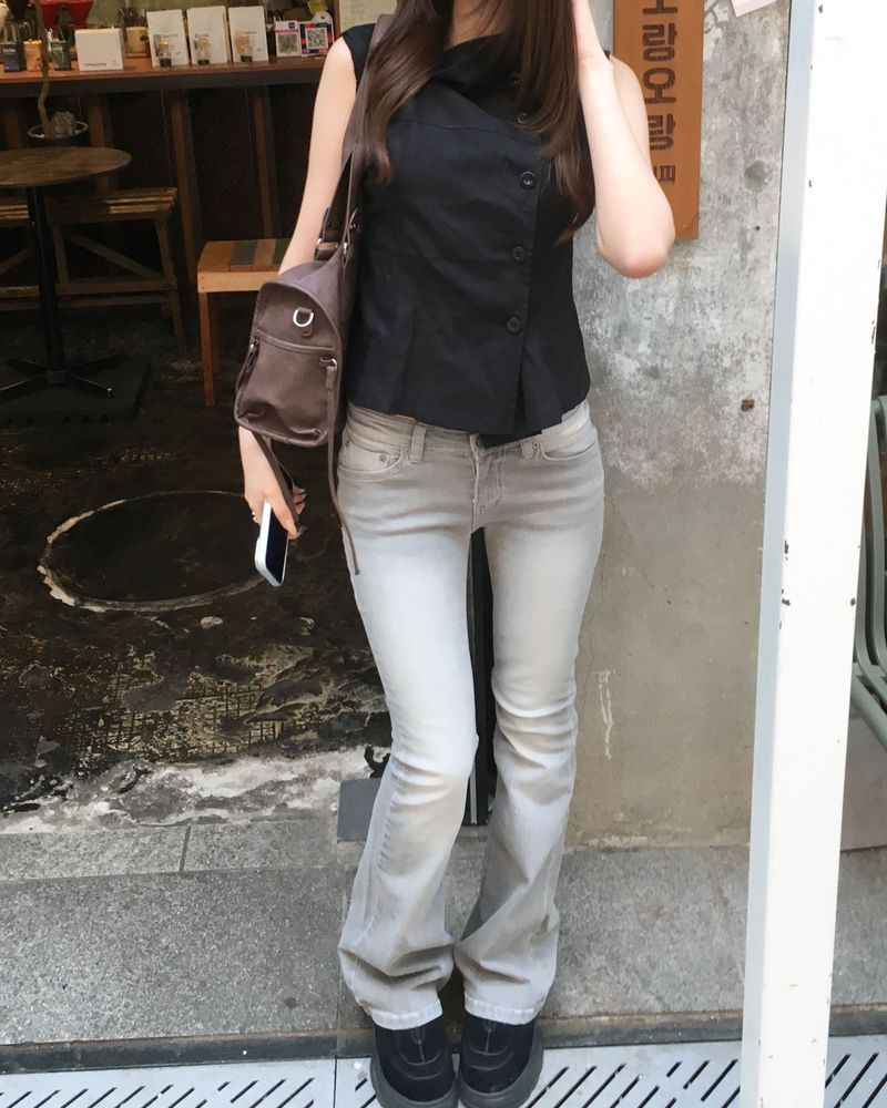 kyoive(コイブ)の「Grey lowrise boots cut pants(Pants)」