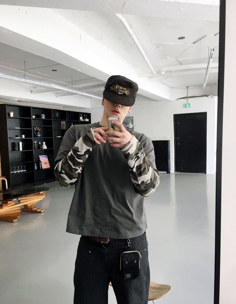 HOLY IN CODE(ホーリーインコード)の「No.1596 camo layered T (3color)(Tops)」