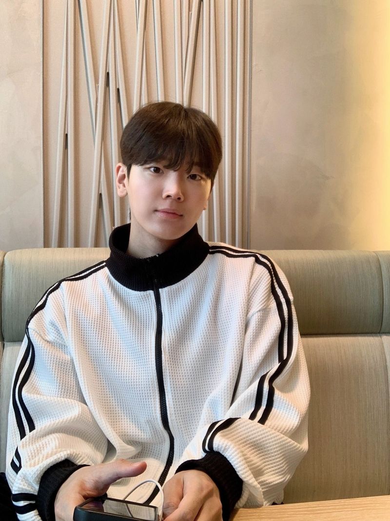 Celeb Waffle High Neck Zip-Up