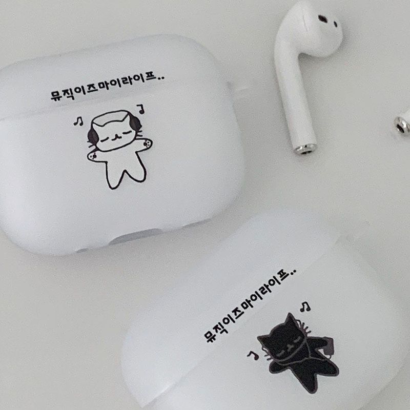 White - Dumchit Dumchit AirPods Case_matt
