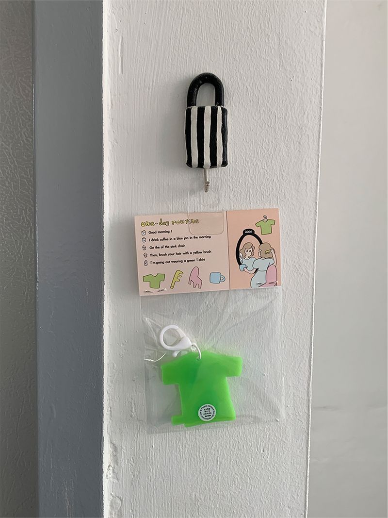Green T-shirts keyring