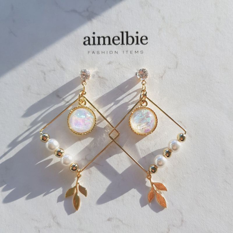 White Dream Catcher Earring (LOONA Yves Earring)