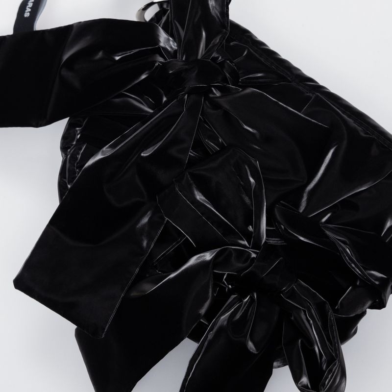 Knotted Micro Padding Bag (Glossy-Black)