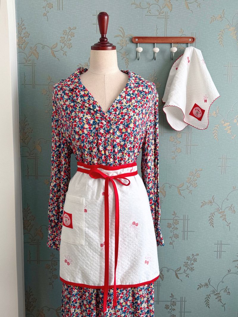 Cherry embroidery apron double-layer fabric red point