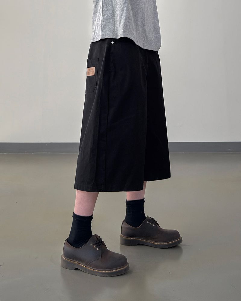 Varon Patch Strap Bermuda Pants