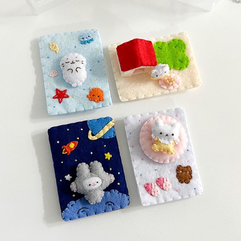 [MADE] happy hamster house keyring