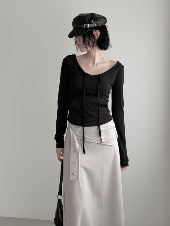 フードストラップVネックTシャツ