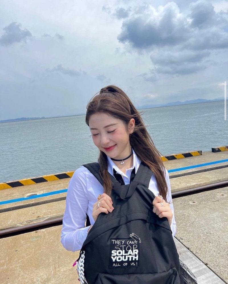 [LE SSERAFIM Yunjin] Alice in wonderland