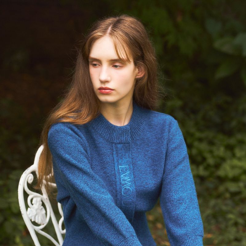 EVMOIU（エブモウ）の「ALPACA SLIM CARDIGAN - BLUE NIGHT（Tops）」