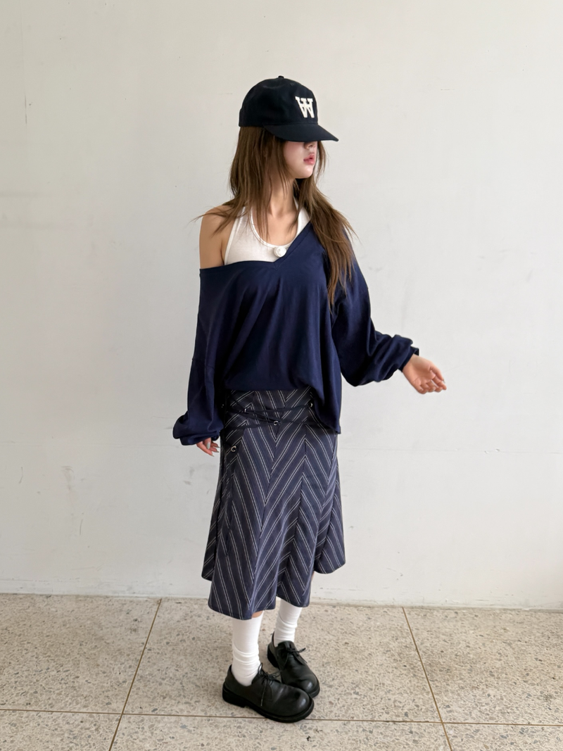 deep v neck loose T