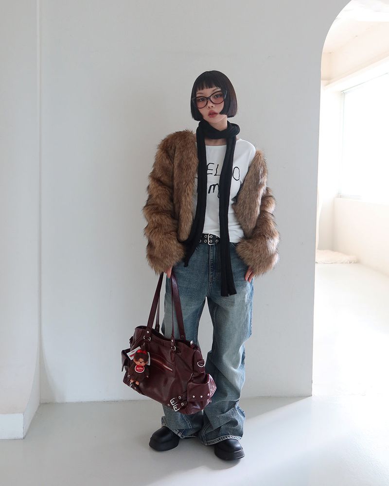 V-neck knit patch long muffler