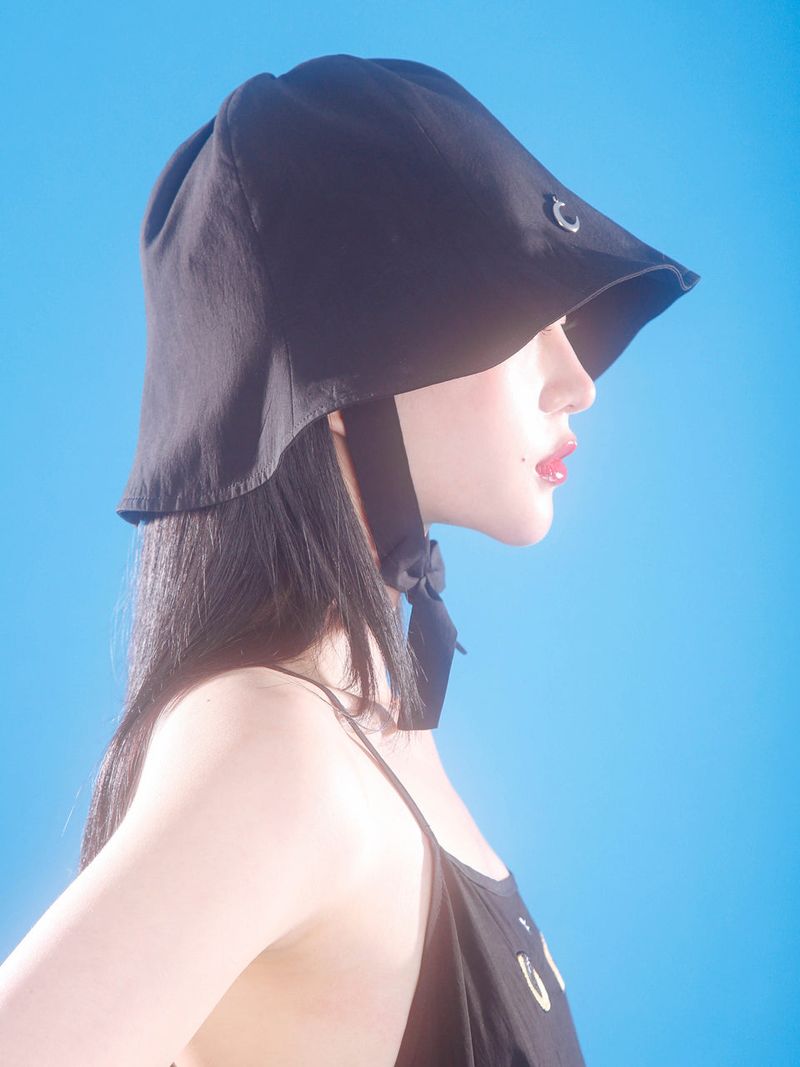 0 6 moon bucket hat