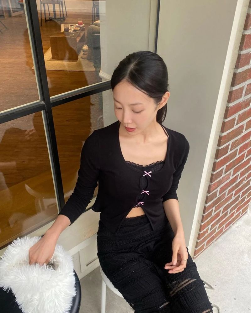 ITZAVIBE（イッザバイブ）の「【即日発送】THREE RIBBON CARDIGAN（Tops）」