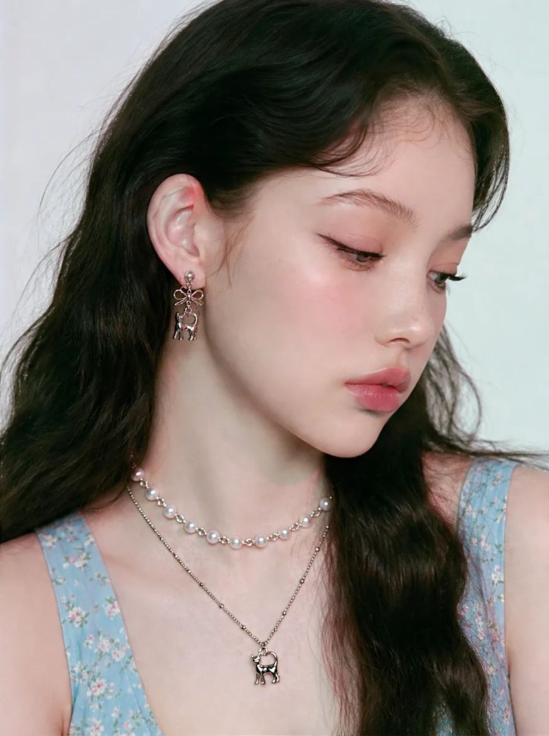 Kitty and Bow Earring - Silver Color