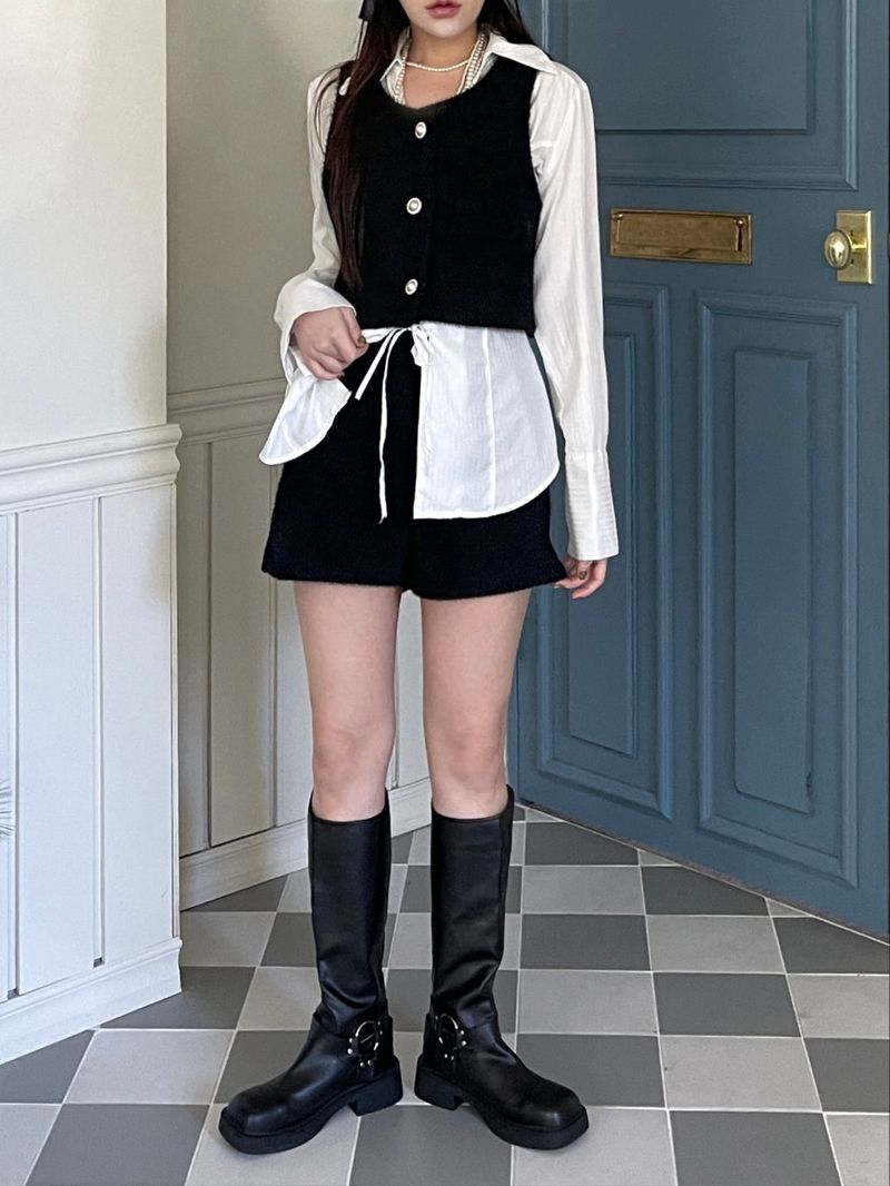 Bear Bookle button vest