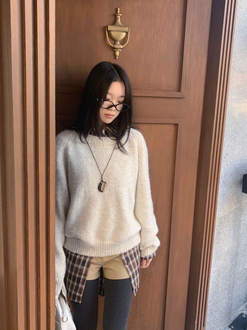 Lorne Soft Airy Raglan Long Sleeve Knit