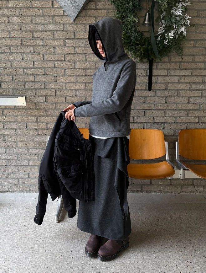 FLEECE FINGER-HOLE HOOD TOP