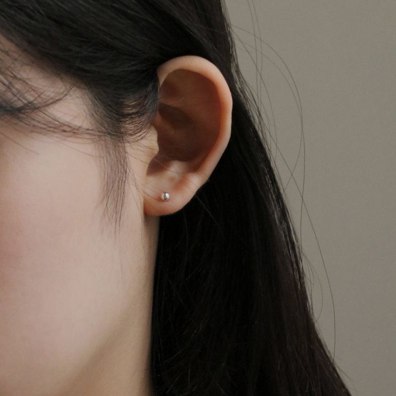 silver dot earring (925 silver)