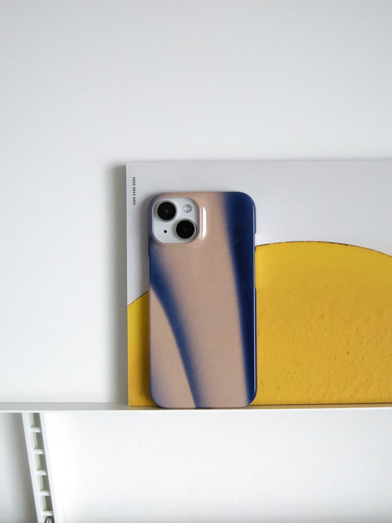Calm (glossy hard case)
