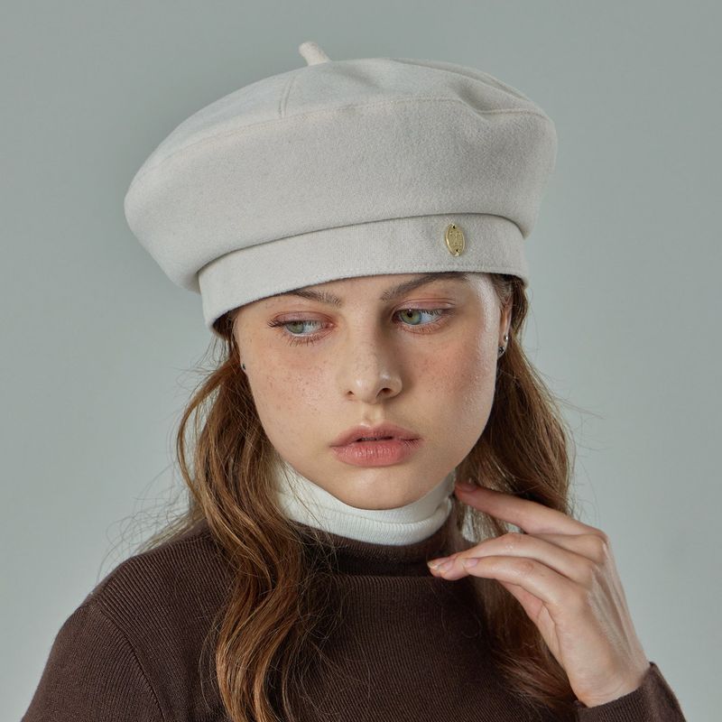 VA Curved Oval Metal Blended Beret  / Cream