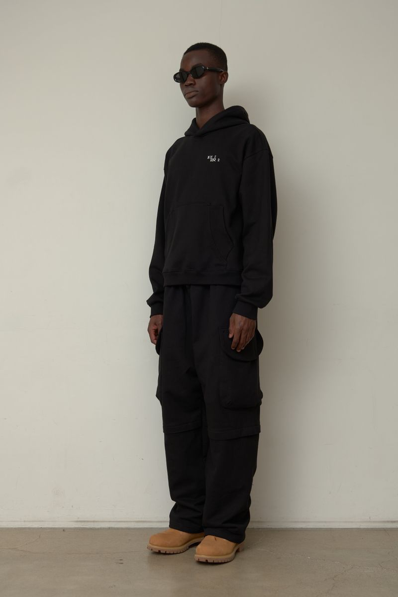 ER(EEERRR)（イーアール）の「EEERRR Basic logo needlework hoodie (Black)（Tops）」