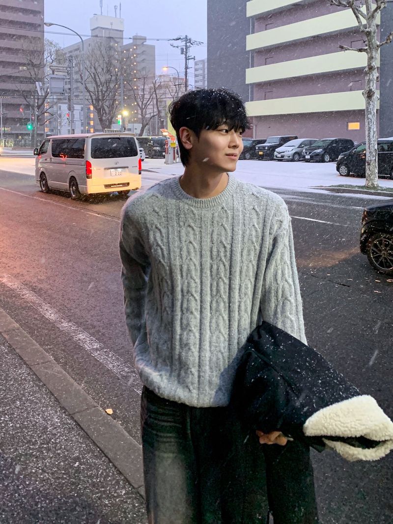 Cozy warmer cable round knit