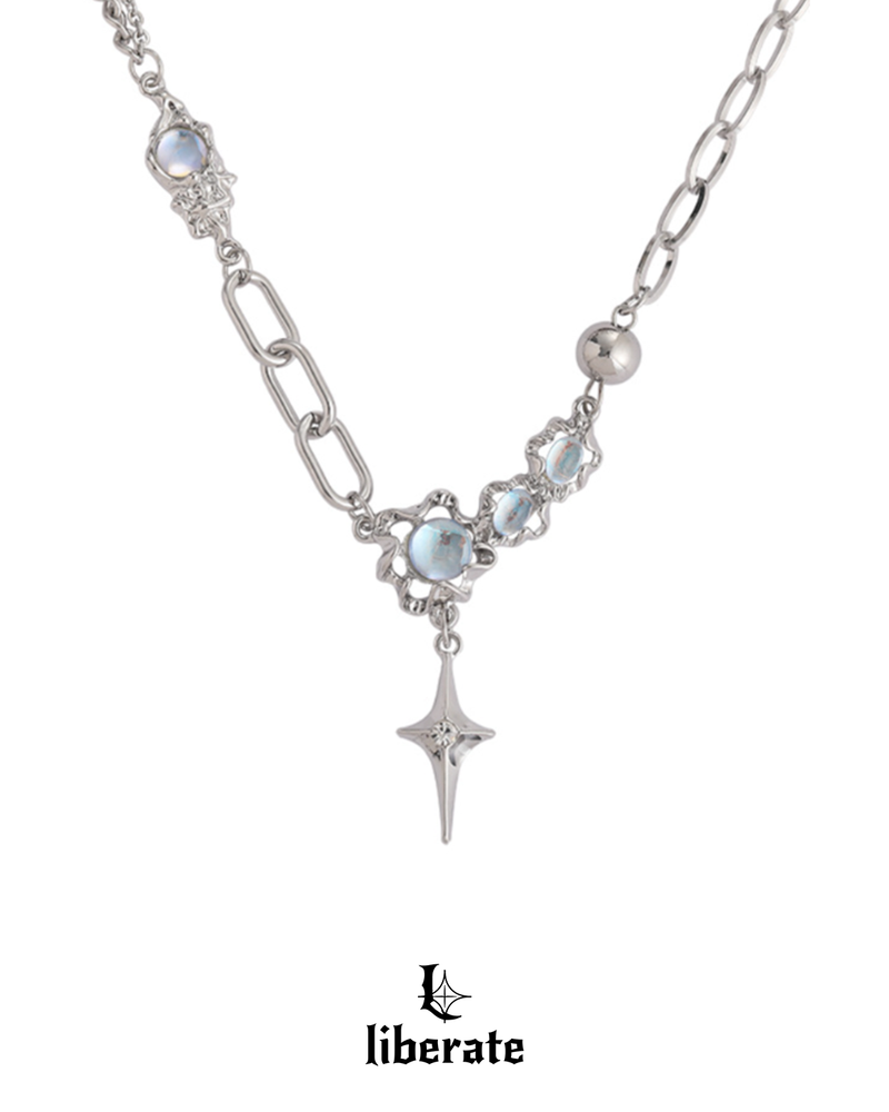 Emerald cross point chain necklace