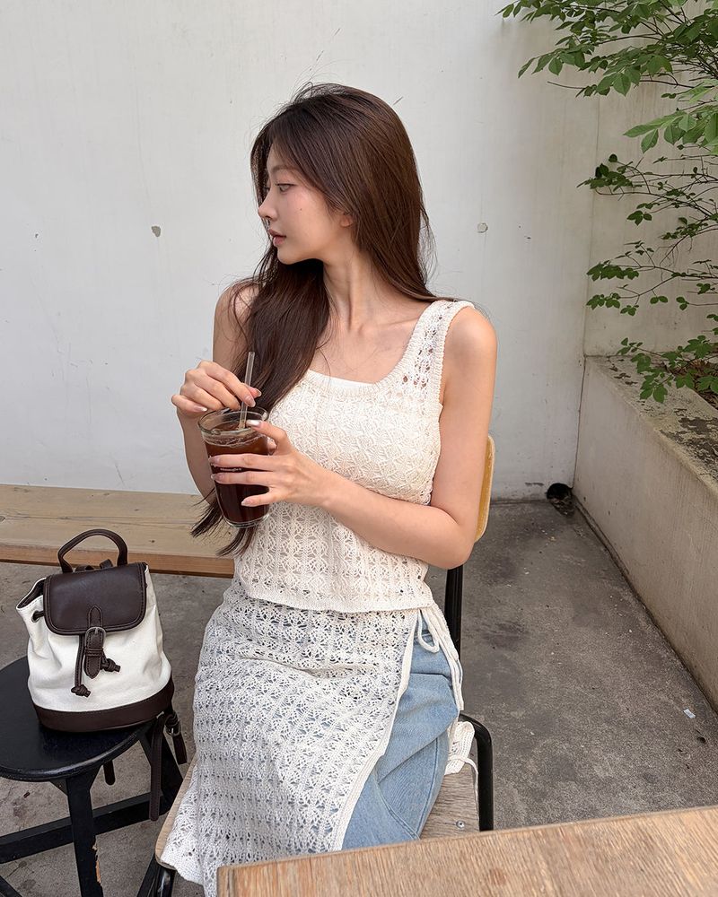 Dam knit sleeveless & wrap skirt set