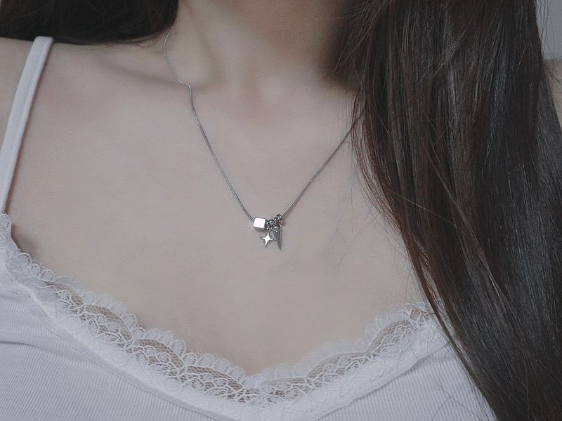 new square twinkle necklace