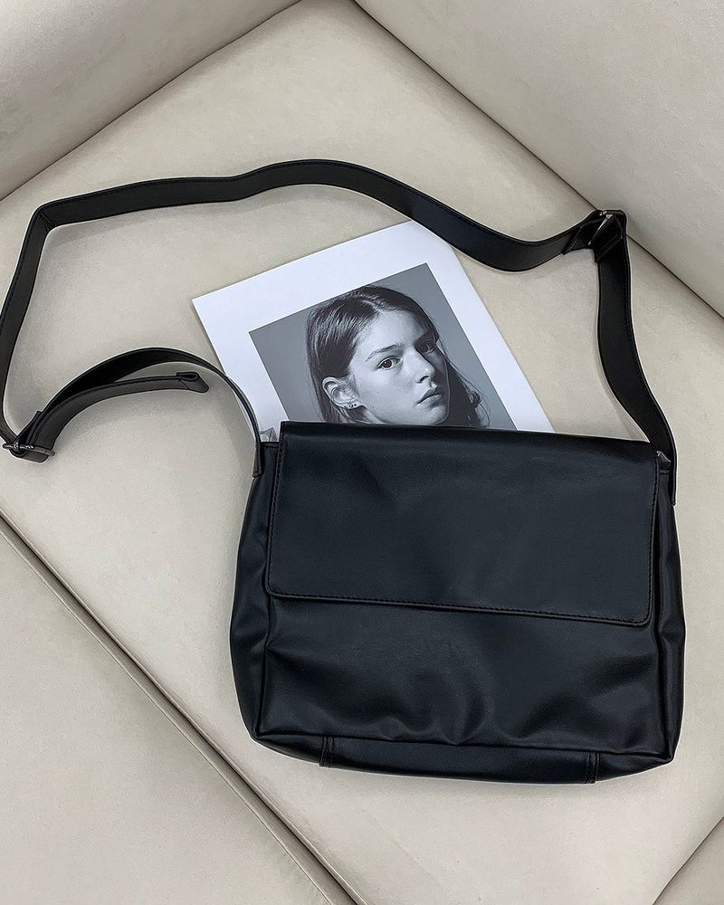 COZINESS（コジネス）の「[Unisex] Minimal flinging bag（Bags）」