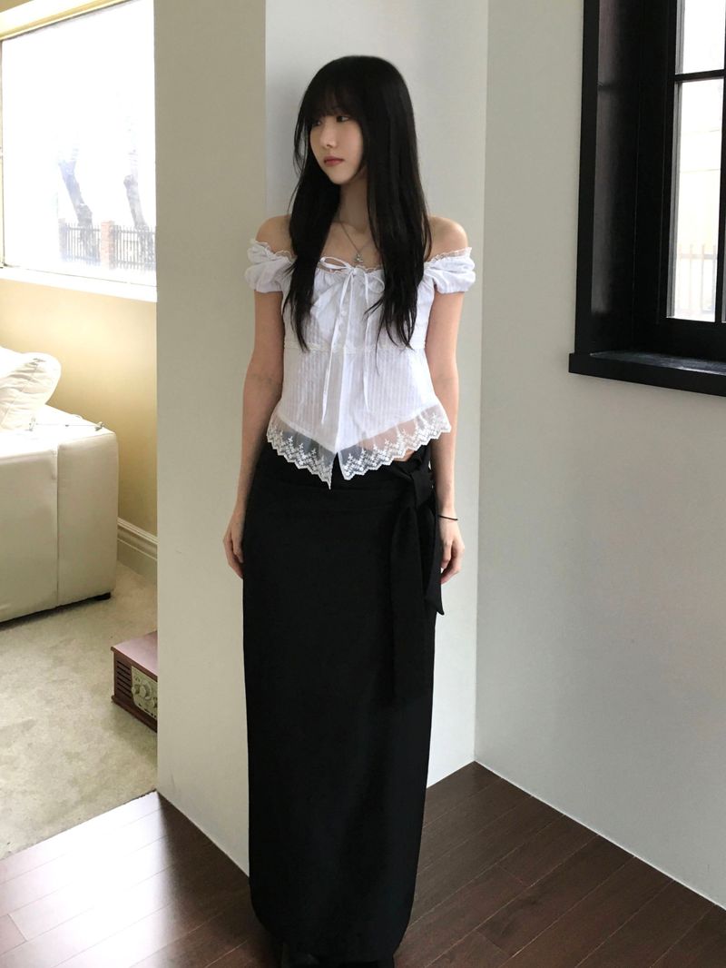 Hera frill blouse (2 colors)