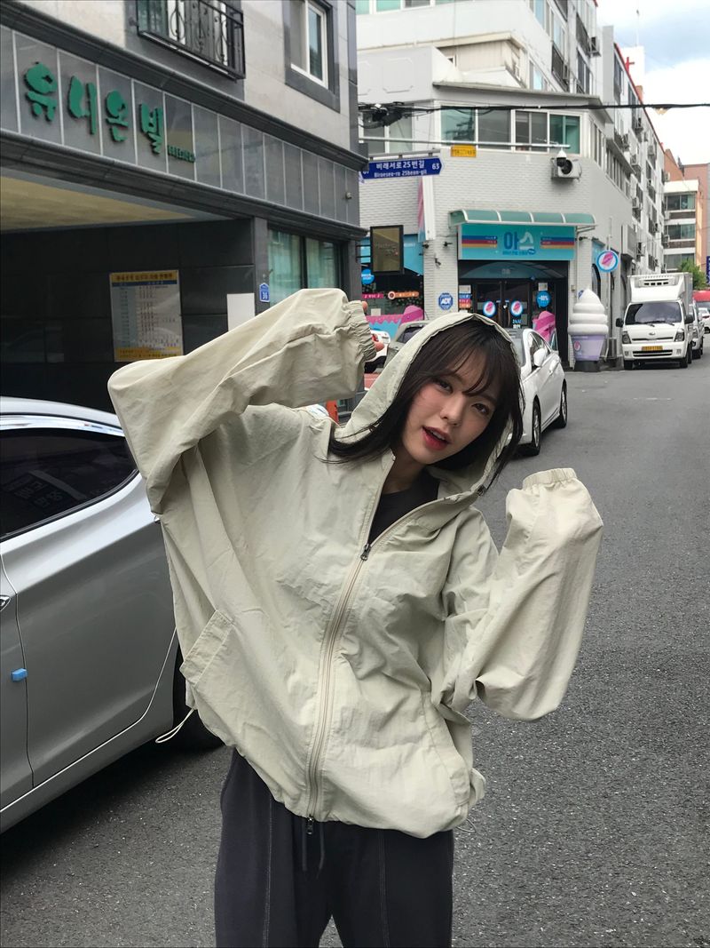 Darwin hood windbreaker