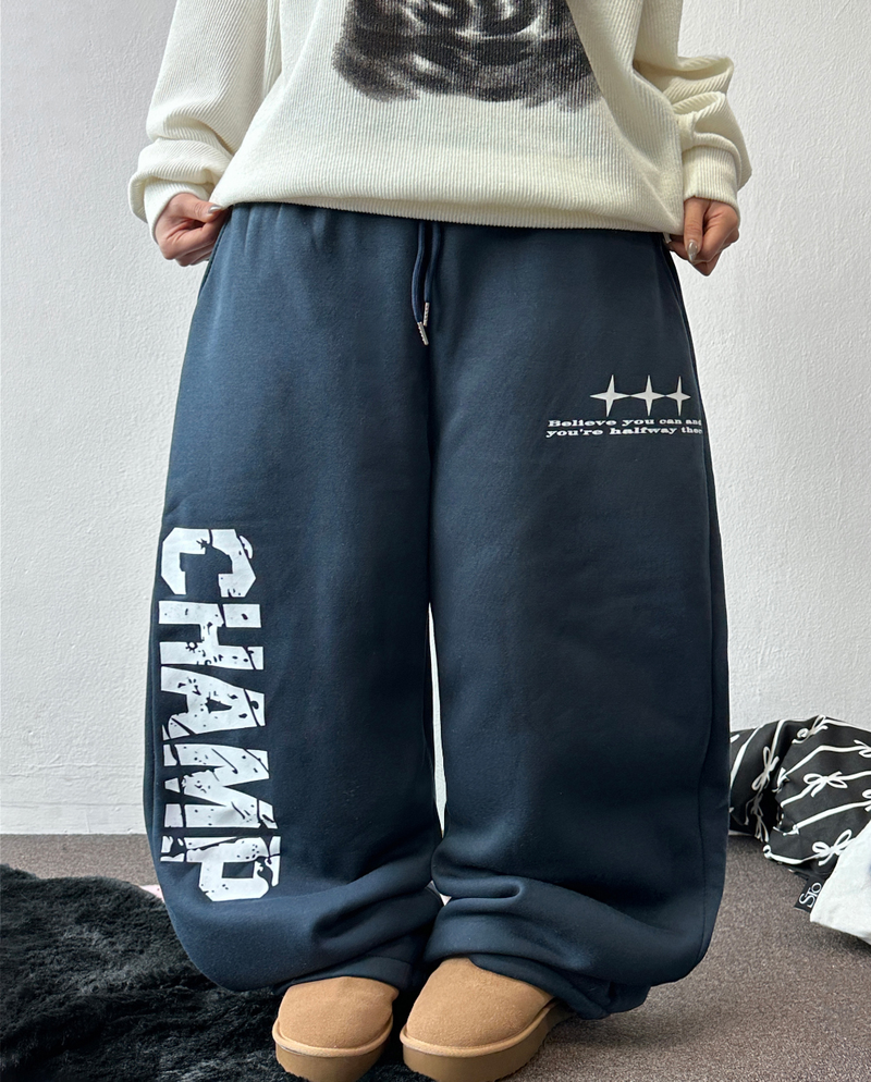 CCORTTI（コルッティ）の「フリースラインドビーディドタトゥーレタープリントワイドロングパンツ 🖤✨ 3 COLOR（パンツ）」