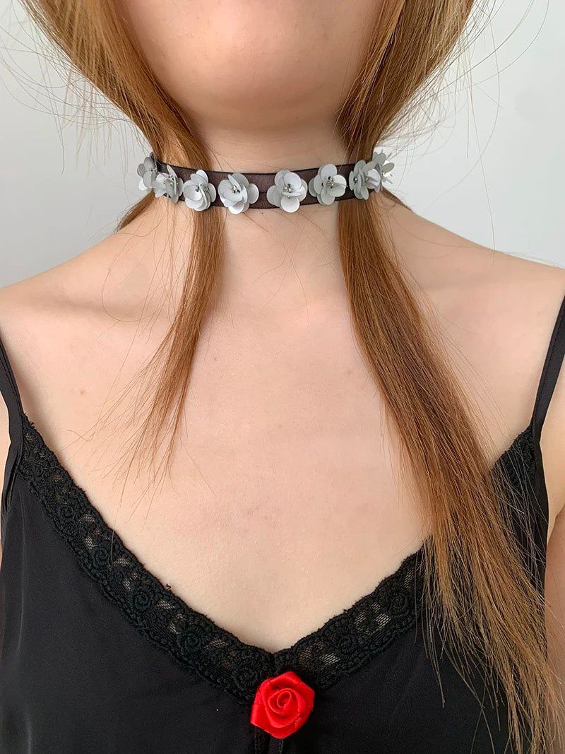 House of haus（ハウス オブ ハウス）の「スパンコール フラワー ネックレス（アクセサリー）」