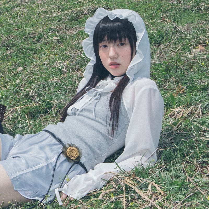 TUOMIO（トゥオミオ）の「CHIFFON HOODED BOLERO [WHITE]（Tops）」