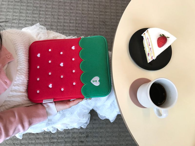 love berry Tablet pouch 11inch / 2 colors