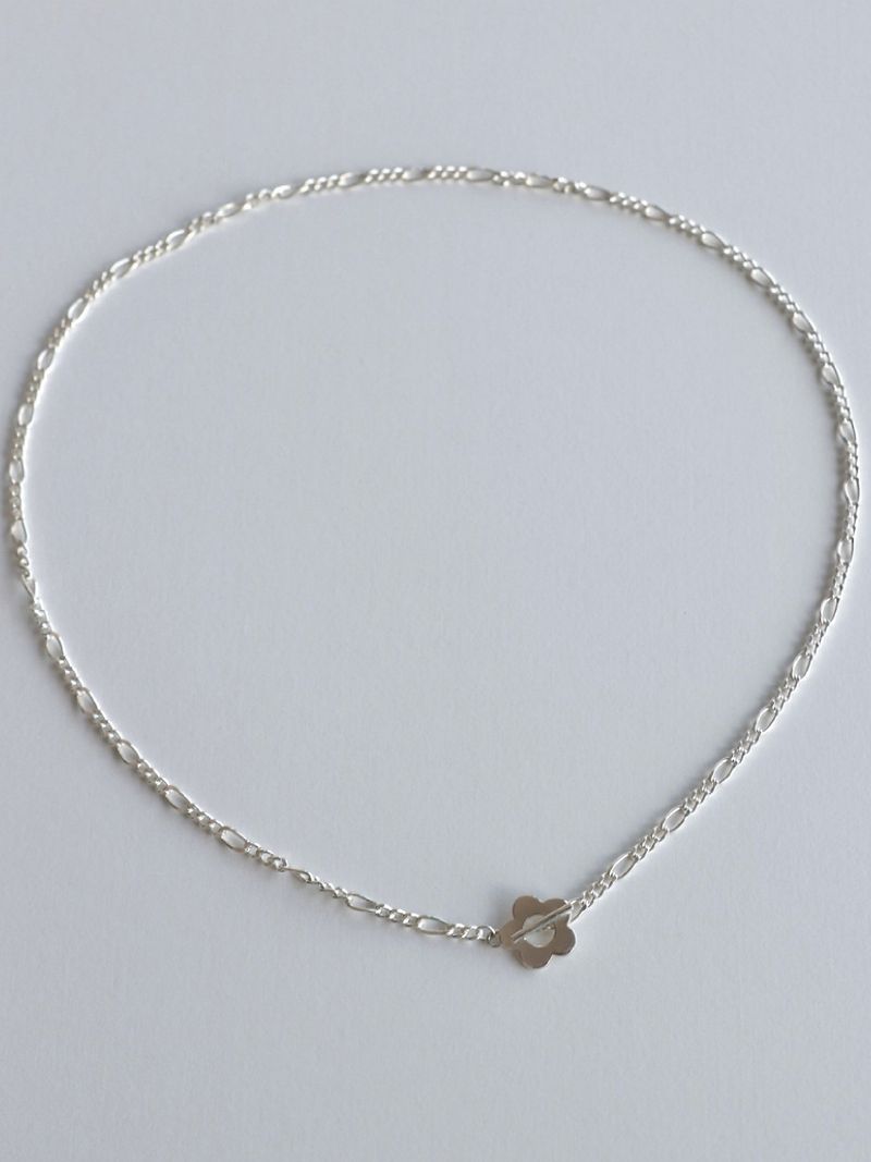 Flower toggle necklace / silver