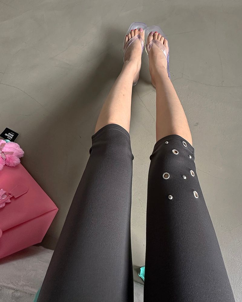 Punching Eyelet Stud Capri Pants