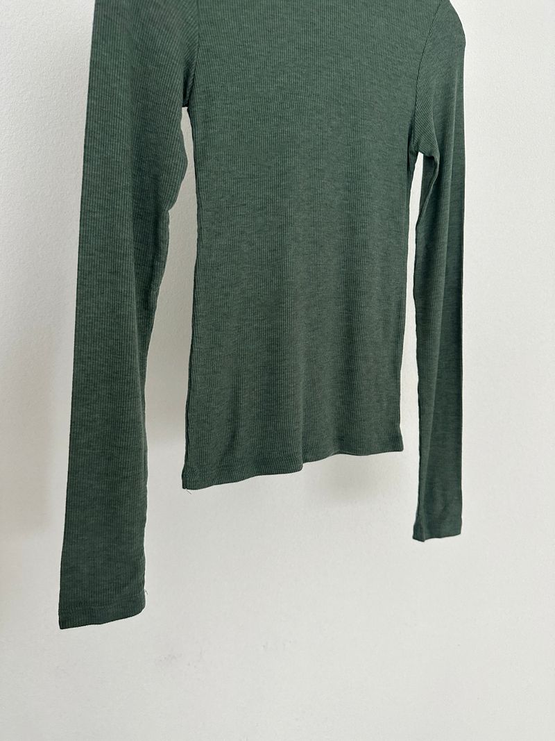 ウィントウールタートルネックTシャツ