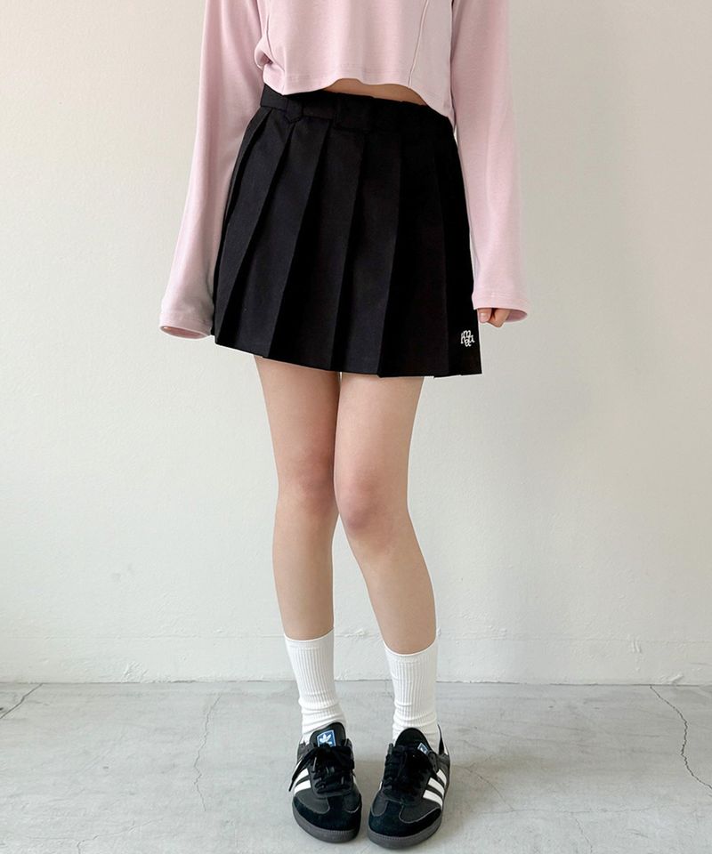 muahmuah（ムアムア）の「ステッチ ロゴ プリーツ スカート [ワンカラー]（スカート）」