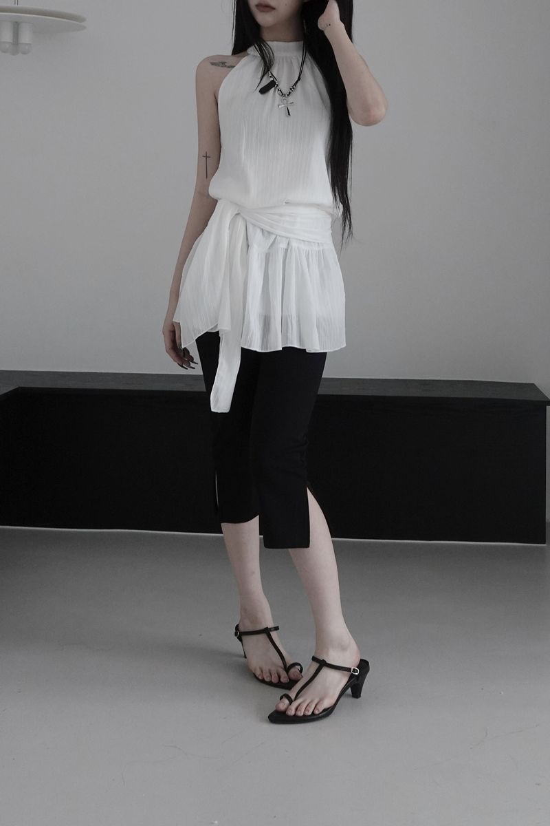 URBAN UNIQUE(アーバンユニーク)の「frill semi-halter neck sleeveless (2color)(Dresses)」