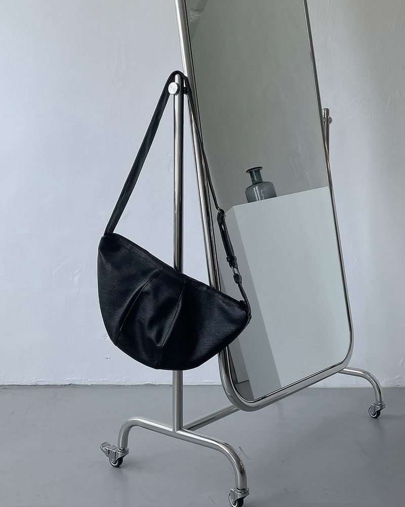 ROXY Vijou Croissant Cross Bag