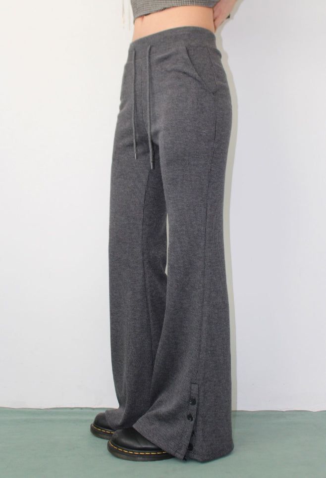 RIBBED BUTTON BOOTCUT PANTS