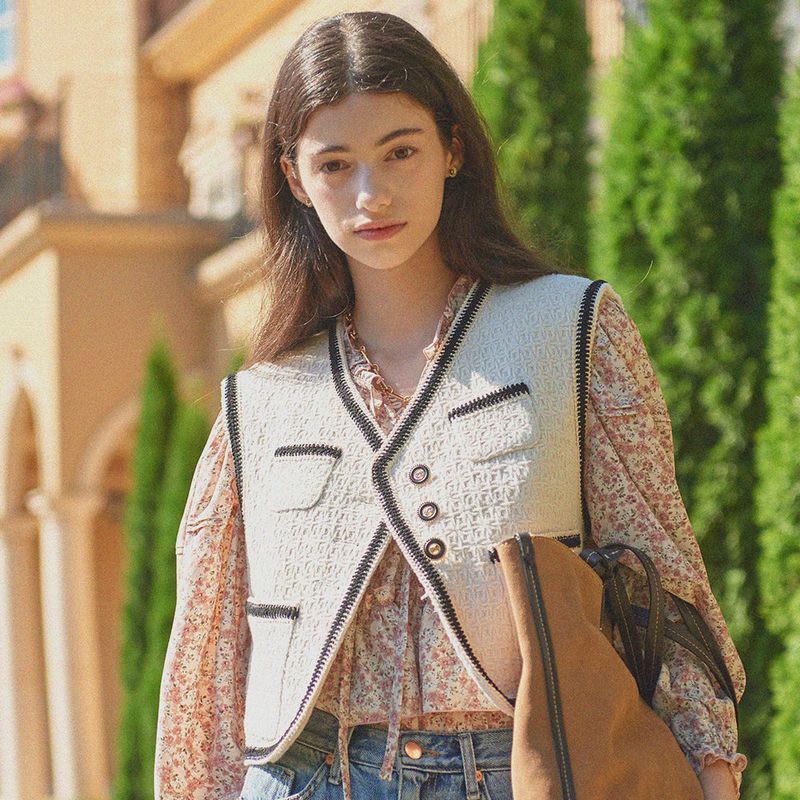VITALSIGN（バイタルサイン）の「Tweed Quilted Lace Vest (Ivory)（Tops）」