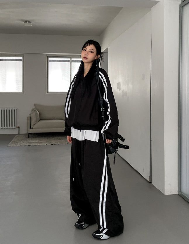 Tudi Diagonal Track Nylon Wind Jumper