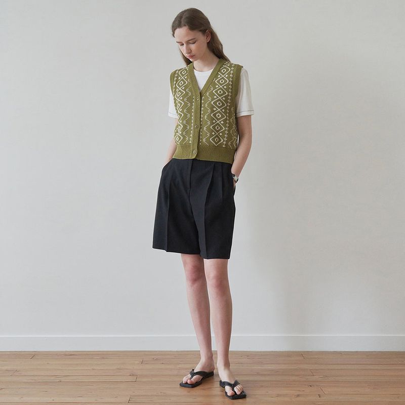 Draw jacquard vest