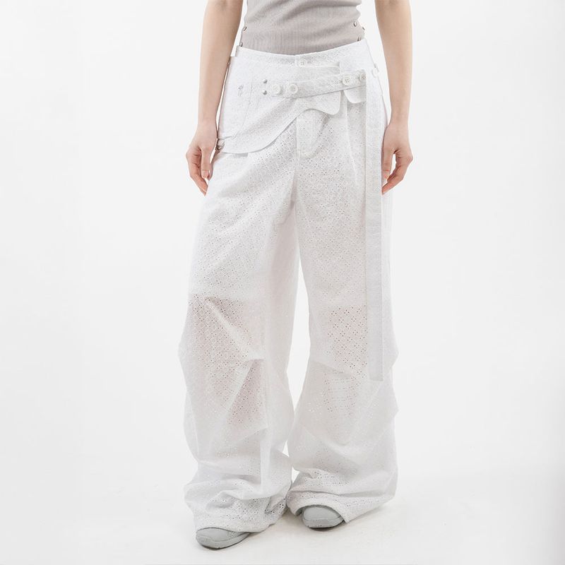 TUOMIO（トゥオミオ）の「EYELET BELT BAG PANTS [WHITE]（Pants）」