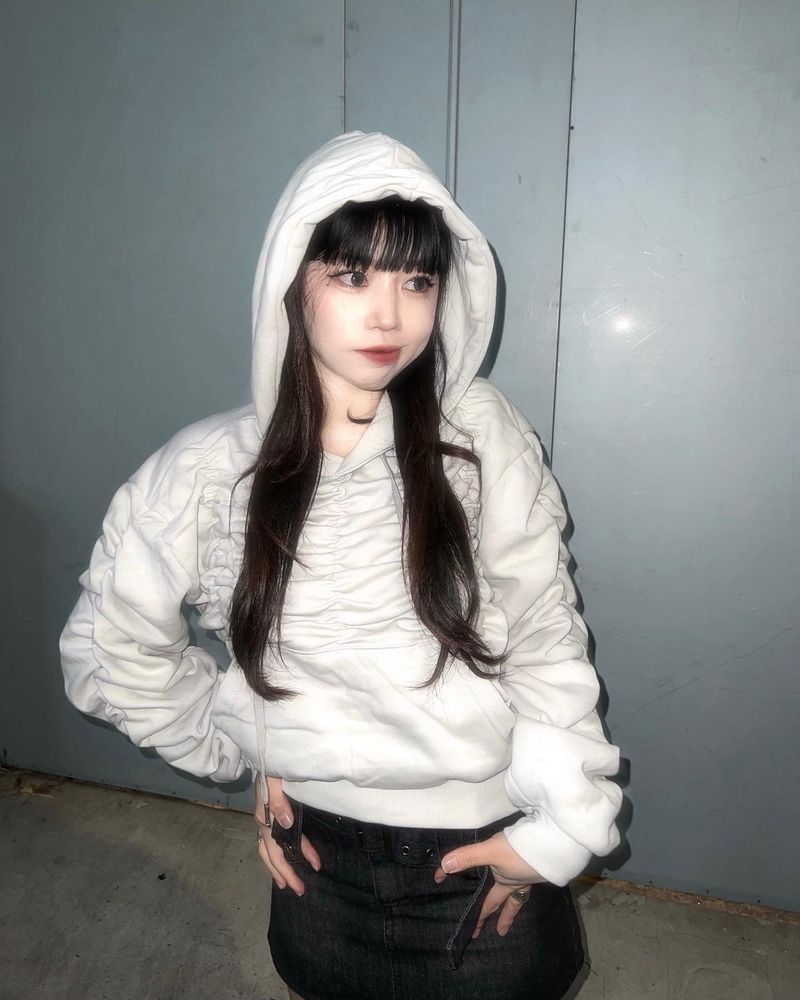 Napping Shirring Cropped Hoodie