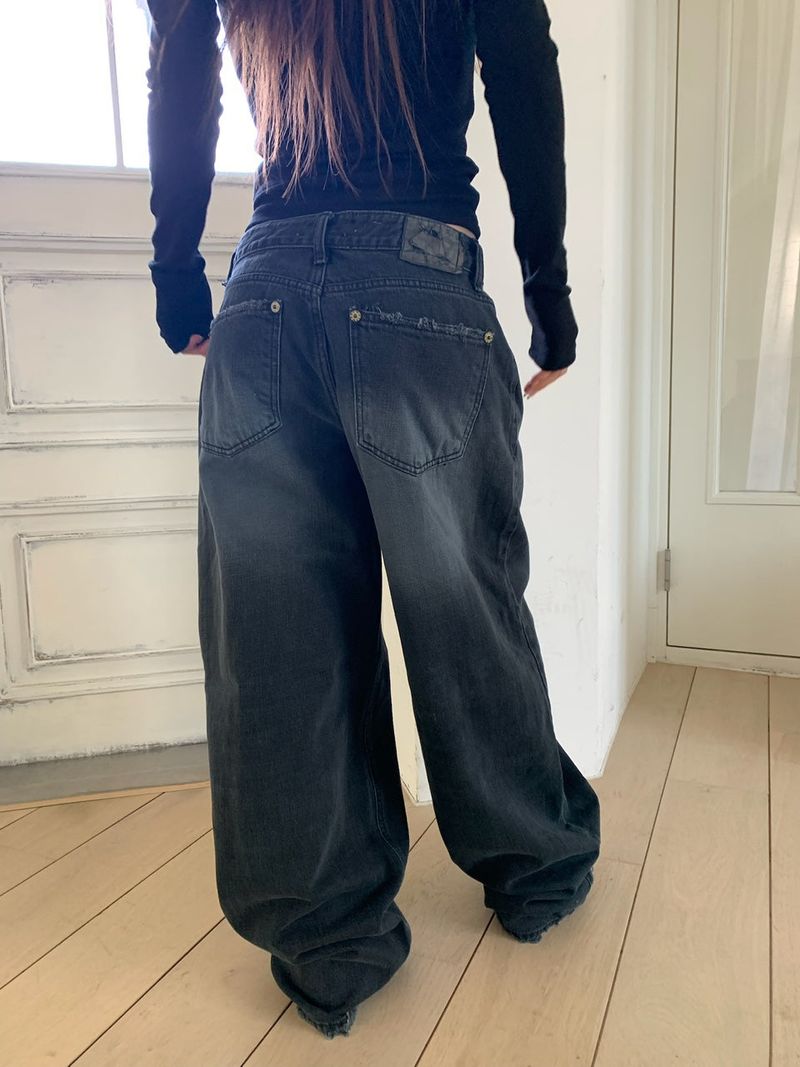 Damage wide denim