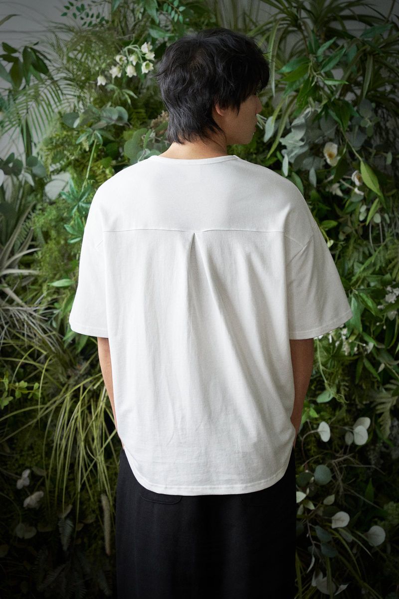 ESSENTIAL PLEAT U-NECK 1/2 TEE (Off-White)